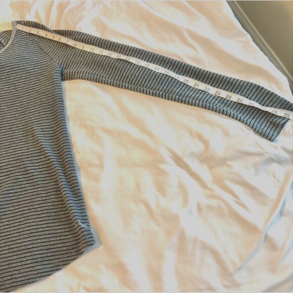 Women’s XL Tall Long Sleeve 5 Button Thermal T-shirt Gray and Black Striped - Picture 6 of 9